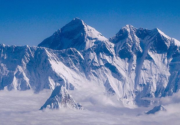 Primele imagini din tabăra românilor aflaţi pe Everest. Un nou seism cu magnitudinea de 6,7 s-a produs în Nepal și India