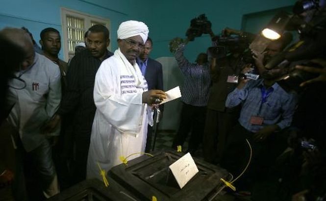 Preşedintele Sudanului, urmărit internaţional, a fost reales în fruntea ţării