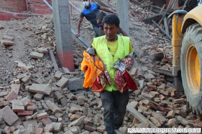 Cutremurul din Nepal a afectat opt milioane de persoane. Lipsesc apa, alimentele şi electricitatea