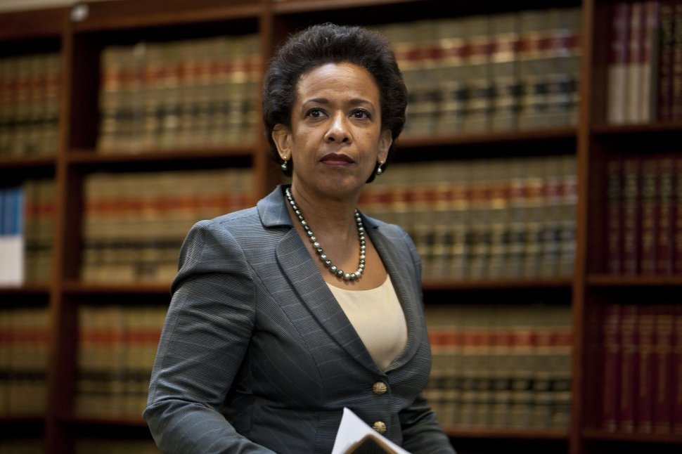 SUA: Loretta Lynch a depus jurământul ca ministru al justiției, devenind prima femeie de culoare în această funcție