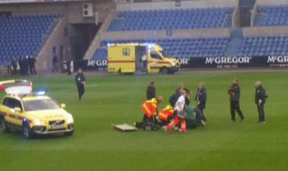 Un fotbalist de 24 de ani, în comă, după ce s-a prăbuşit pe gazon