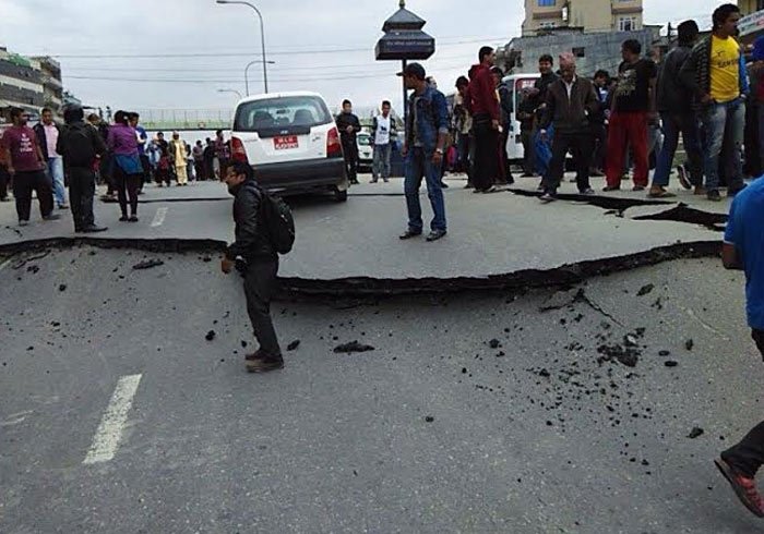 URMĂRILE cutremurului din Nepal. Ce s-a întâmplat cu oraşul Kathmandu şi cum a afectat înălţimea Everestului