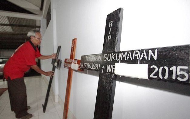 OPT dintre cei nouă condamnaţi la moarte în Indonezia au fost EXECUTAŢI. O filipineză a obţinut o amânare în ultimul moment