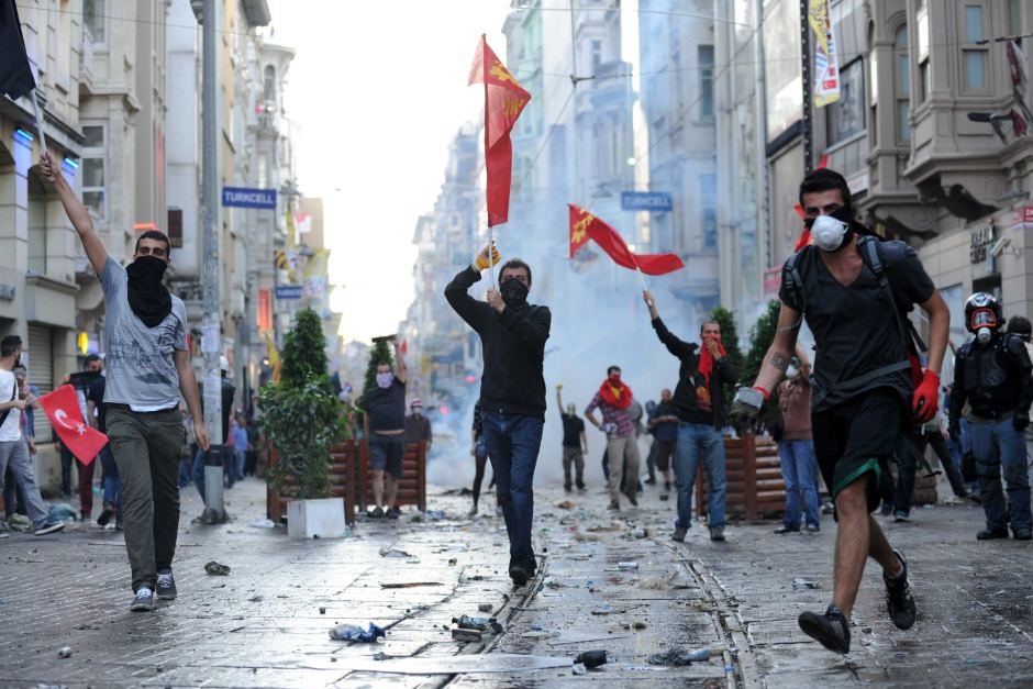 Douăzeci şi şase de membri ai mişcării Solidaritate Taksim, achitaţi de o instanţă din Istanbul