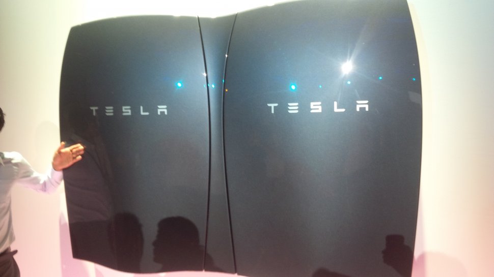 Tesla lansează o baterie cu intenția de &quot;a transforma energia mondială&quot;