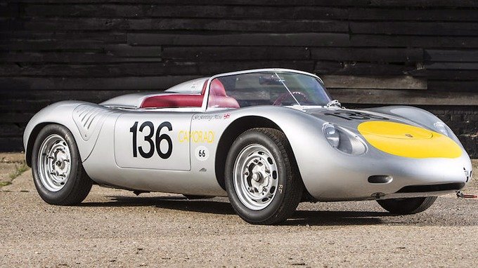 Un model Porsche care a aparţinut pilotului Sir Stirling Moss a fost scos la licitaţie