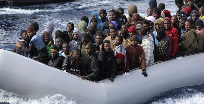 O nouă tragedie în Marea Mediterană. Zeci de imigranţi au murit înecaţi, după ce ambarcaţiunea în care se aflau s-a scufundat