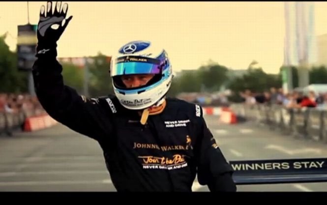 Mika Hakkinen revine în România. Demonstraţiile impresionante ale dublului campion de Formula 1, la Antena 3