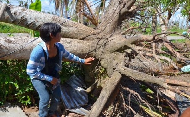 Două persoane au murit în Filipine după ce un taifun puternic a făcut ravagii în zonele de coastă