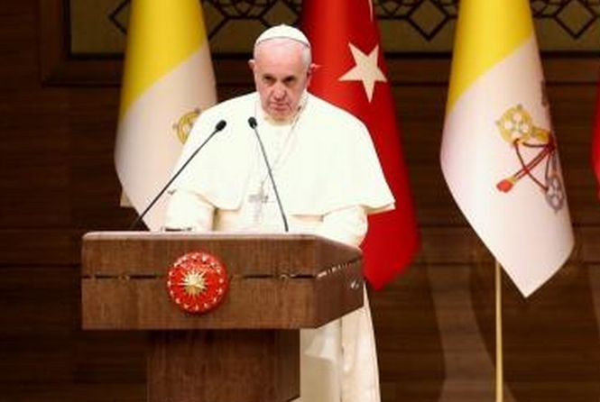 Papa Francisc: Războiul este o industrie a morţii. Pacea trebuie construită în fiecare zi