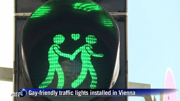 Semafoare cu tematică gay în Viena, cu ocazia Eurovision 2015. Uite cum arată
