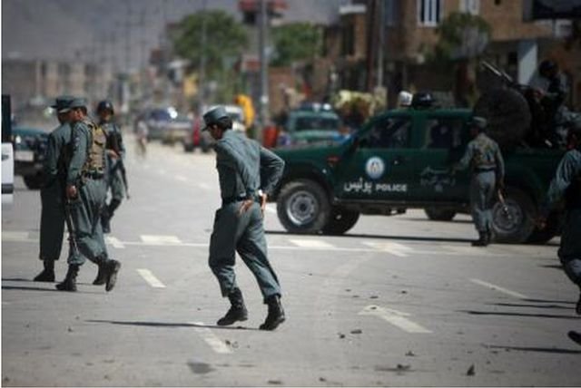 Afganistan: Bărbați înarmați au atacat o clădire din Kabul frecventată de cetățeni străini