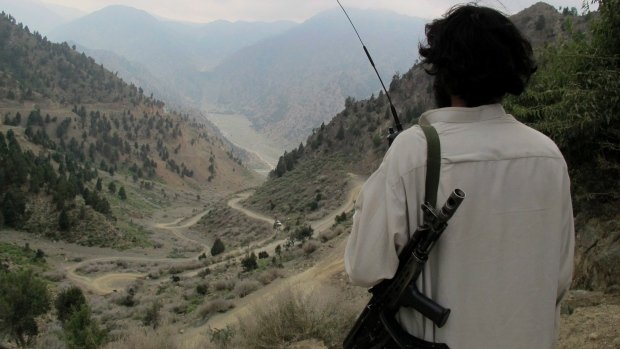 Pakistan. Raidurile aeriene ale armatei au ucis cel puţin 17 militanţi talibani 