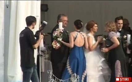 Un primar din Gorj a anulat un meci de fotbal şi a mutat pista pentru elicopterele SMURD pentru nunta fiicei sale