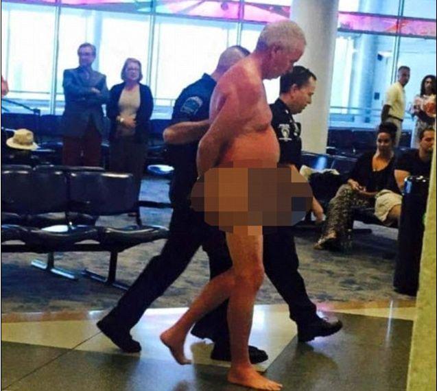 S-a DEZBRĂCAT în faţa călătorilor. Motivul pentru care acest bărbat a protestat la aeroport 307589