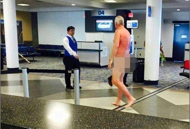 S-a DEZBRĂCAT în faţa călătorilor. Motivul pentru care acest bărbat a protestat la aeroport 307590