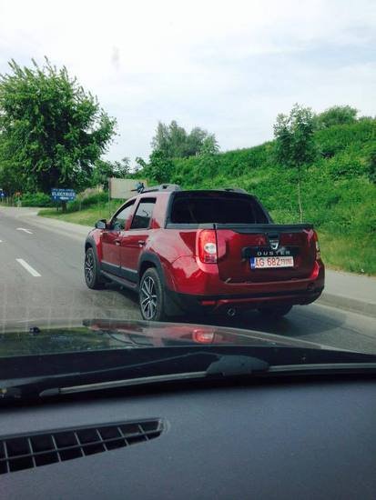Duster Pick-up cu patru uşi, surprins în premieră pe şoselele din România. Cum arată modelul