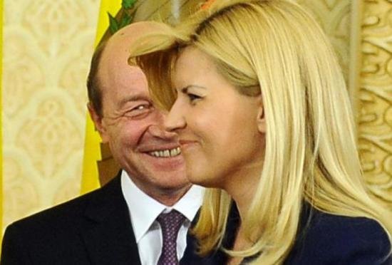 &quot;Udrea era folosită de Băsescu să îşi atace adversarii dar şi aliaţii politici.&quot; Dezvăluiri explozive în cartea Adrianei Săftoiu despre relaţia celor doi