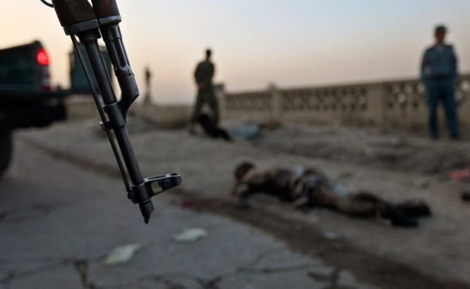 Atac sinucigaş în sudul Afganistanului. Cel puţin cinci persoane au fost ucise