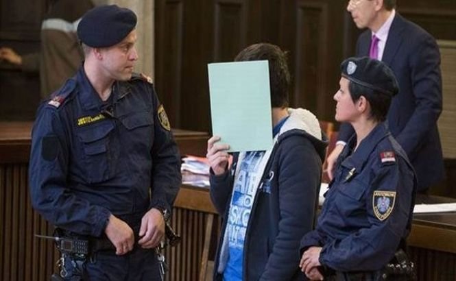 Opt luni de închisoare pentru un puşti care plănuia un atac terorist în Viena