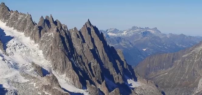 Cea mai mare fotografie din lume: 365 de gigapixeli. Panoramă XXXL a vârfului Mont Blanc 