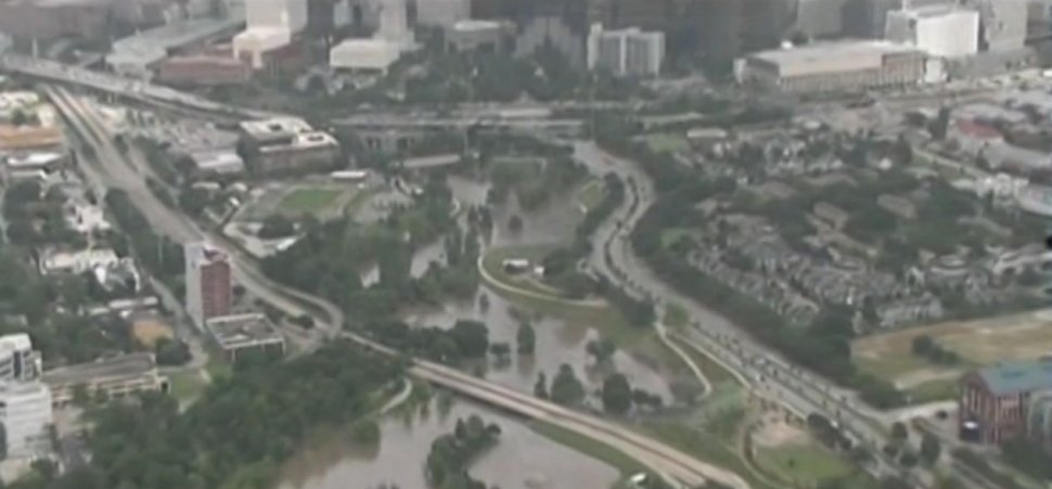 Inundaţii fără precedent în oraşul american Houston