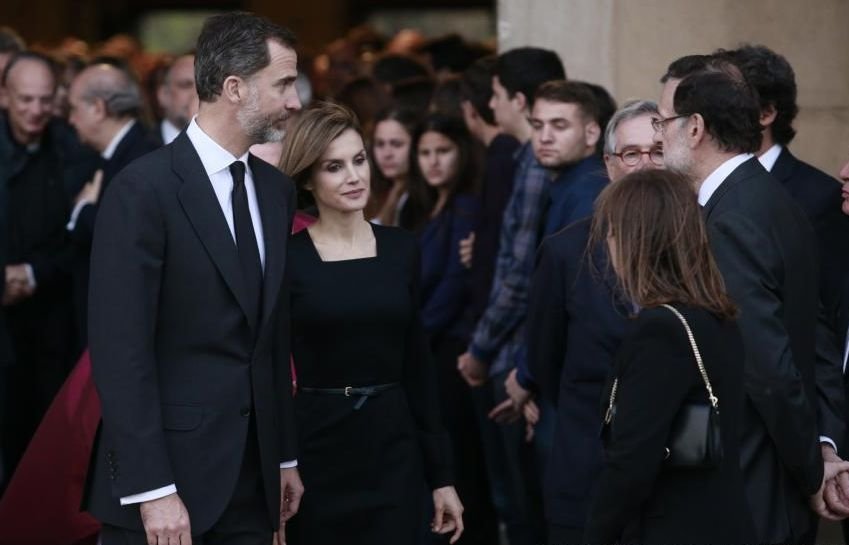 Regele Spaniei a decorat oficiali şi salvatori francezi care au intervenit după catastrofa Germanwings
