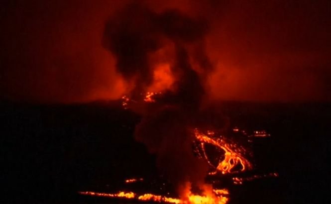 Erupţia unui vulcan din insulele Galapagos, un adevărat spectacol