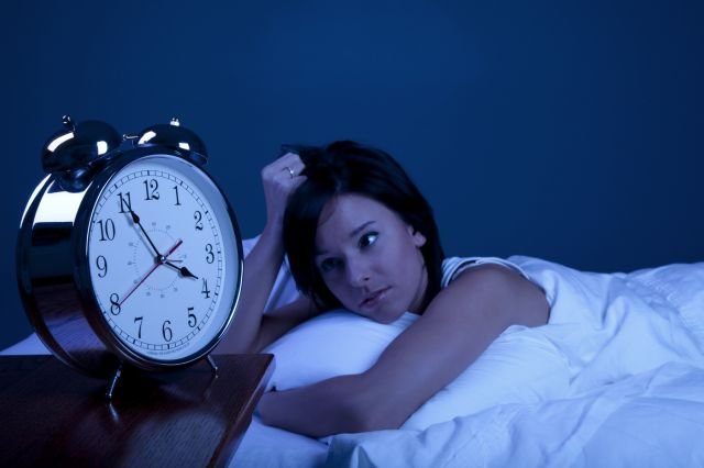  Numai de Bine: Insomnia, boala omului dependent de muncă