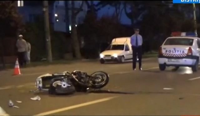 Tânăr de 24 de ani, motociclist fără permis, se zbate între viaţă şi moarte în urma unui cumplit accident
