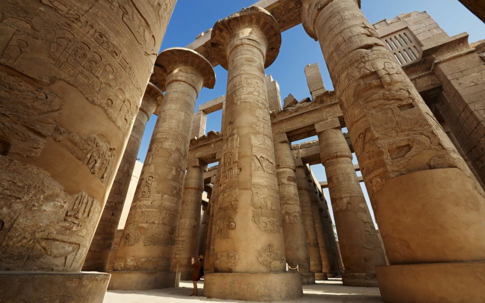 ATENTAT terorist sinucigaş la porţile Templului Luxor. NU se ştie numărul exact al victimelor (VIDEO)