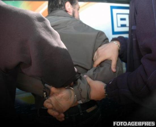 Trei românce prinse la furat în diaspora au fost bătute