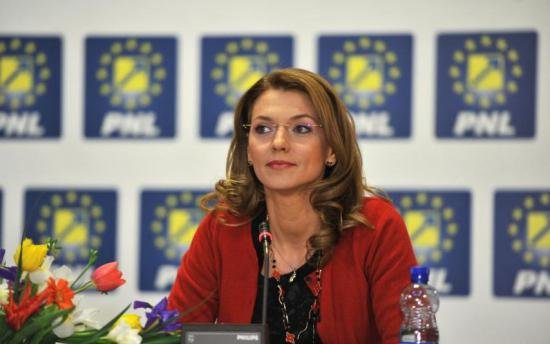 Alina Gorgiu: Fac un apel la parlamentarii puterii de a se comporta ca nişte oameni responsabili nu ca nişte oi închise în staul. Pe cine a citat co-preşedintele PNL