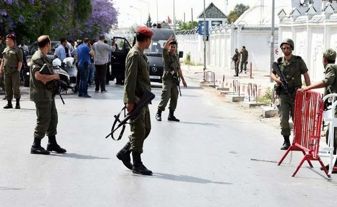 Trei poliţişti tunisieni au fost ucişi într-un schimb de focuri cu jidadiştii