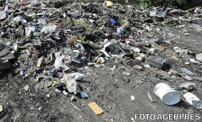 Groapă de gunoi ilegală, posibil cea mai mare din Europa, descoperită în sudul Italiei