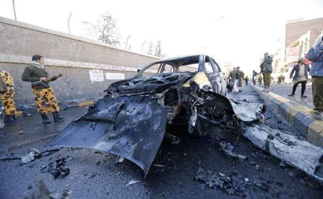 Patru maşini capcană au explodat în capitala Yemenului. Două persoane au murit şi 60 au fost rănite