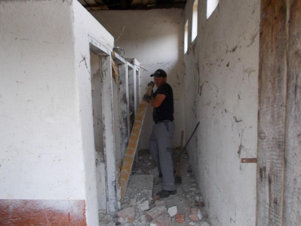 Start pentru renovare la școala “Prof. Dr. Ioan Cerghi” din Hârseni, județul Brașov, în cadrul proiectului Ajută un sat. Schimbă o țară 321857