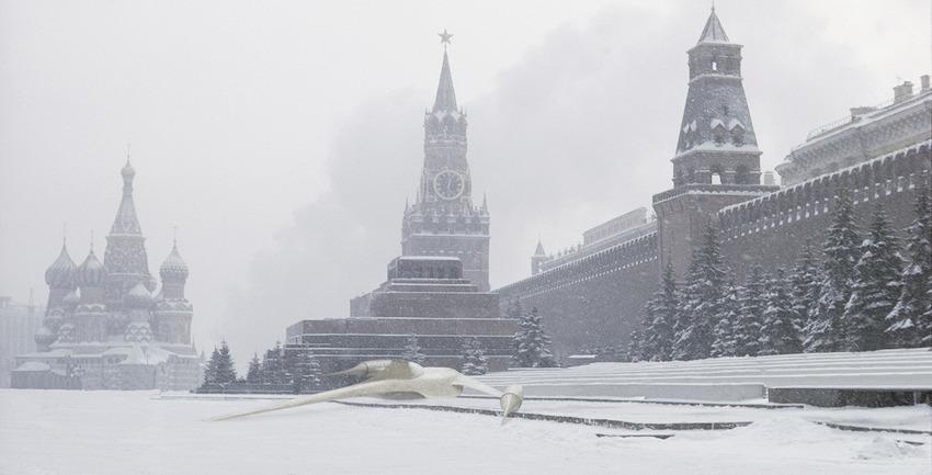 Galerie FOTO: Navele spaţiale din Războiul Stelelor, prăbuşite în mari capitale ale lumii 311987
