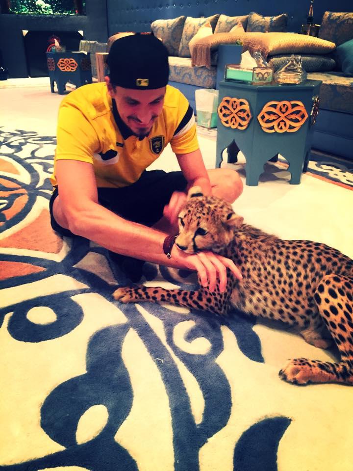 Imagini hot cu iubita unui fost fotbalist al Stelei. Cei doi au ajuns în paradis 312000