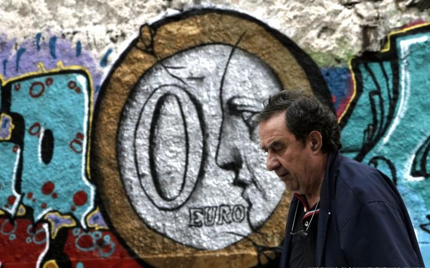 Bursele din Europa, ÎN SCĂDERE pe fondul crizei din Grecia. Ce se întâmplă cu LEUL şi EURO