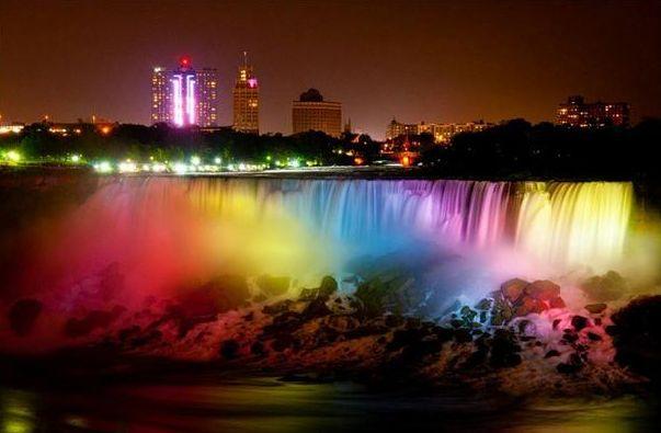 Culorile comunităţii LGBT, în cele mai cunoscute monumente ale SUA 312378