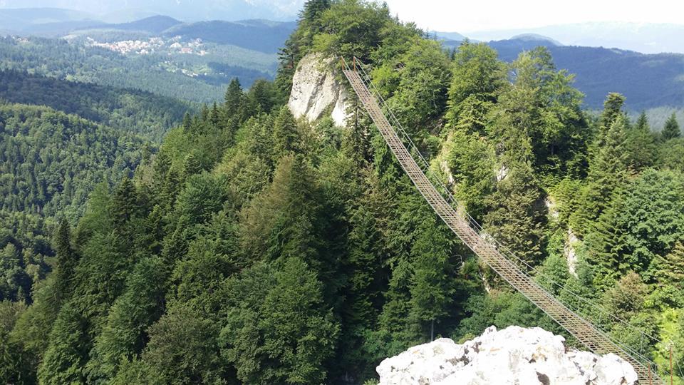 Proiect de EXCEPŢIE. Accesul către una dintre cele mai SPECTACULOASE cascade din România va fi reabilitat. GALERIE FOTO 312413
