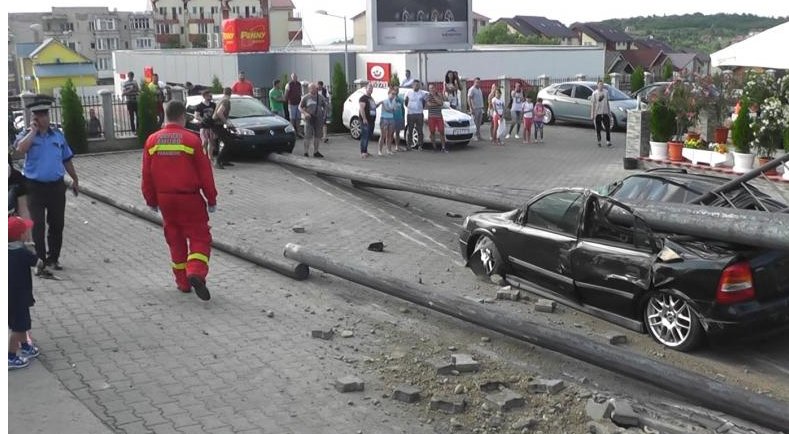 Accident grav în județul Sălaj. Imagini spectaculoase