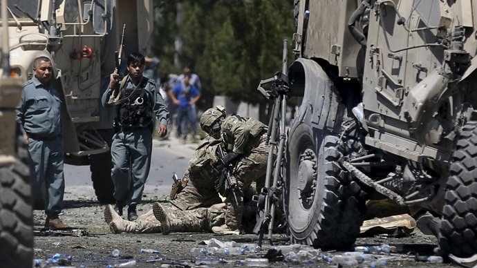 ATAC cu maşină capcană asupra unui convoi NATO din Afganistan. Ambasada americană şi Curtea Supremă au fost ÎNCHISE