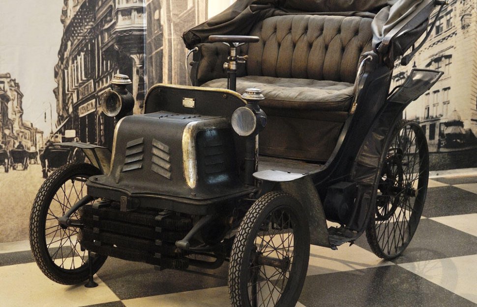 Cum arată prima mașină înmatriculată în București și de ce s-a lăsat cu scandal