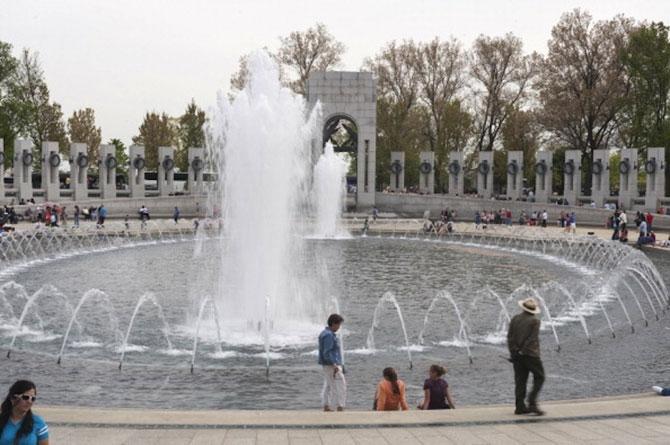 GALERIE FOTO. Fântani arteziene spectaculoase din întreaga lume 312763