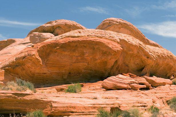 Iluzie optică FIERBINTE! Tu poţi găsi fotomodelele goale ascunse în imagini?  312802