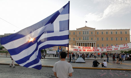 Situaţia din Grecia provoacă panică pe pieţele financiare. S-au pierdut 900 de MILIARDE de dolari într-o singură zi