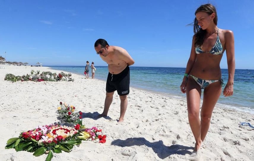 Turismul tunisian va pierde cel puţin 515 milioane de dolari în 2015, după atentatul din Sousse