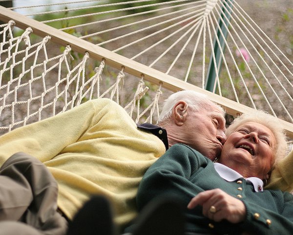 Dragostea nu are vârstă. O femeie de 92 de ani a evadat de la azil pentru a se vedea cu iubitul de 87 de ani